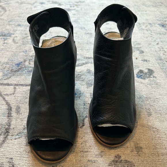 Steve Madden | Slater Open Toed Booties - Picture 2 of 7